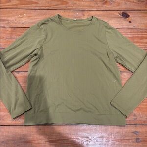 (877)*LULULEMON TOP*